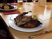 P1020452  Einer der wenigen Entenbraten die zu bekommen waren.